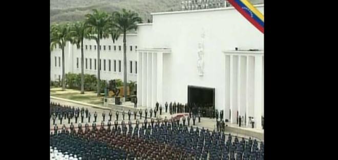 Ceremonia de despedida de Chávez comienza con acto religioso