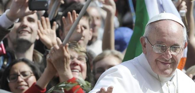 Papa entregará olivo a futbolistas del Partido por la Paz