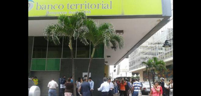Suspenden operaciones del Banco Territorial