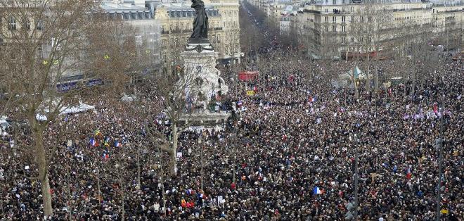 Medios de EE.UU. critican a Obama por no acudir a la marcha en París