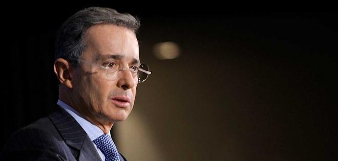 Uribe denuncia supuesto fraude y abuso de poder de Santos