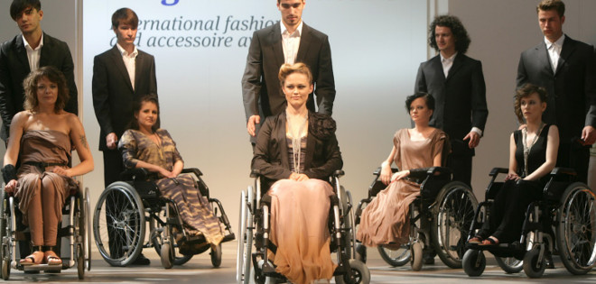 Proyecto celebra la belleza de las mujeres en silla de ruedas