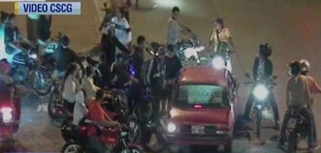 Investigan supuesta banda que asalta en motos en Guayaquil