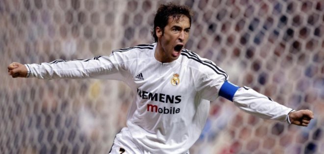 La leyenda del fútbol español Raúl firma con el Cosmos de Nueva York