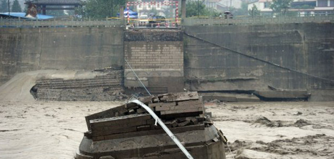 Al menos 12 muertos y 12 desaparecidos por fuertes lluvias al suroeste China