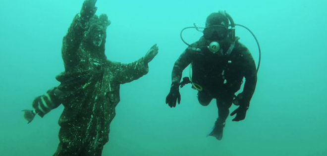 Ayangue y sus encantos a cuatro metros bajo el mar