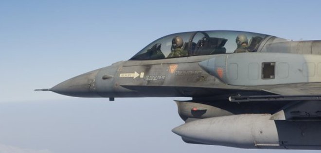 El F-16 que se estrelló en España sufrió avería al despegar, tripulación trató de eyectarse