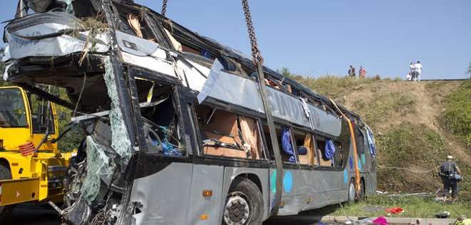 Cuatro muertos y 40 heridos en un accidente de bus en Alemania