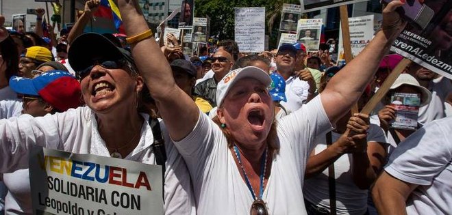 Opositores se concentran para marchar en Caracas en apoyo peticiones de López
