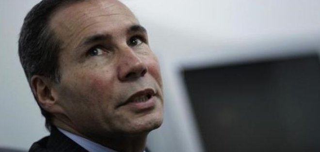 Polémica en Argentina por video de perito que manipula arma que mató a Nisman