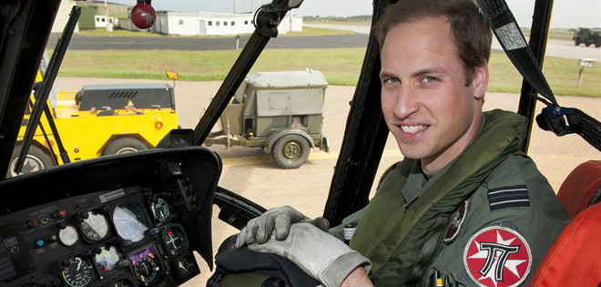 El príncipe Guillermo vuelve a los mandos y pilotará un helicóptero-ambulancia