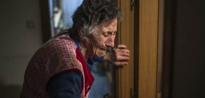 España conmovida con el desahucio de una anciana
