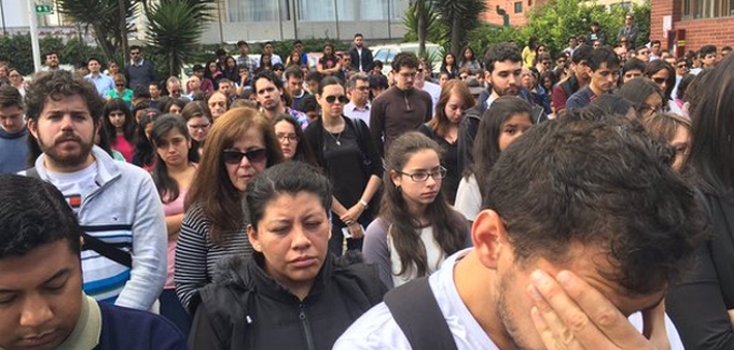 Alianza Francesa en Quito rinde homenaje a víctimas de atentados en París