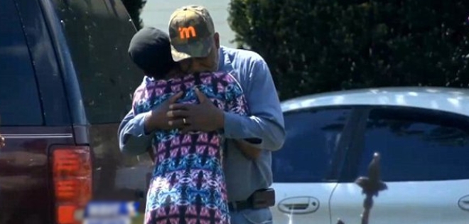 (VIDEO) Madre perdona y abraza al hombre que atropelló a su hija