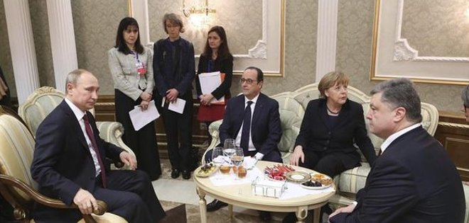 Hollande, Merkel, Putin y Poroshenko mantienen hoy nueva reunión telefónica
