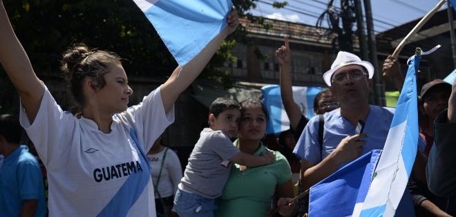 Ecuador pide transición ajustada a derecho en Guatemala