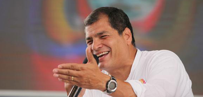 Rafael Correa cierra el año con aprobación y credibilidad a la baja, según estudio de Cedatos