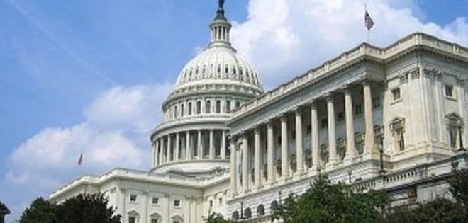 EEUU: disparos frente al Congreso, hallan paquete sospechoso
