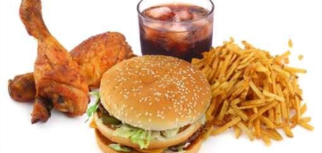 Impuesto a comida chatarra no reduciría índice de obesidad, según experta