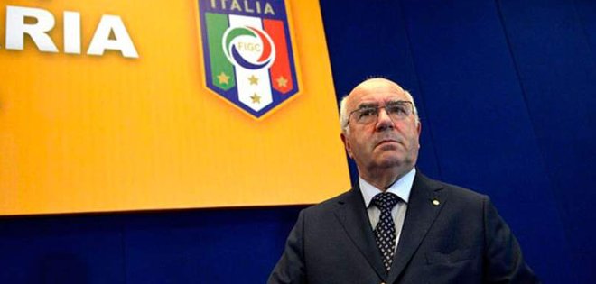 Presidente de Federación Italiana sancionado 6 meses por UEFA por comentario racista