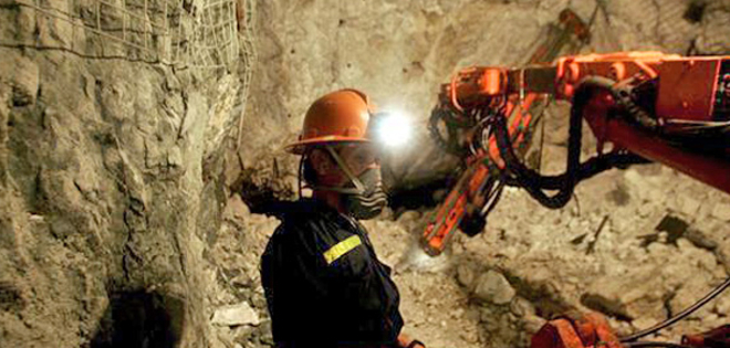Cuatro mil mineros permanecen en situación irregular en Portovelo y Zaruma
