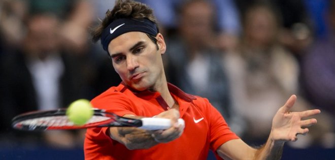 Federer sufre para avanzar a cuartos en Basilea