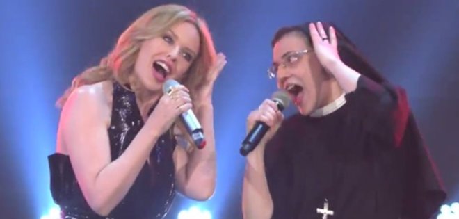 Kylie Minogue y Sor Cristina sorprenden al mundo en &#039;La Voz Italia&#039;