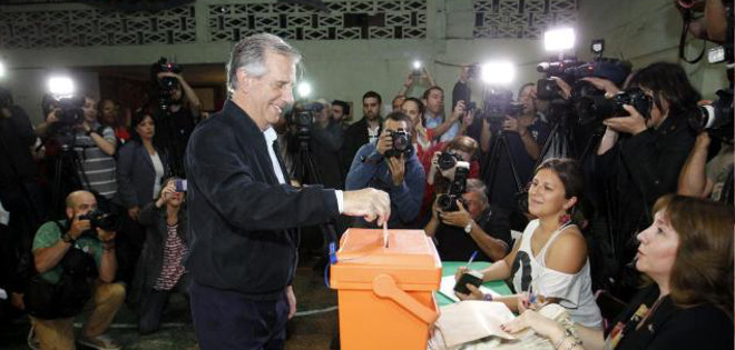 Vázquez se encamina a la presidencia uruguaya en balotaje que parece definido