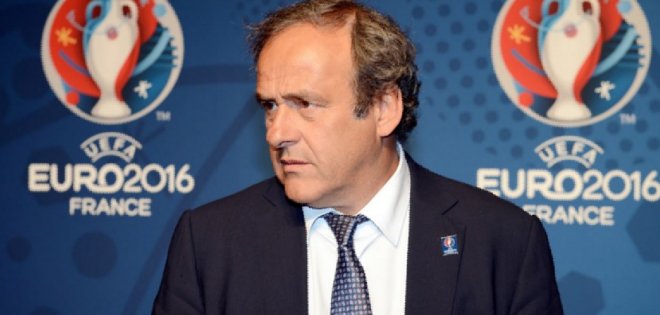 Platini no cierra las puertas a la tecnología de gol en Eurocopa