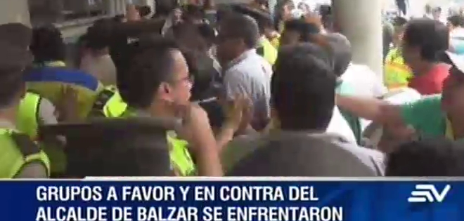En Balzar se enfrentaron grupos a favor y contra del alcalde Gonzáles