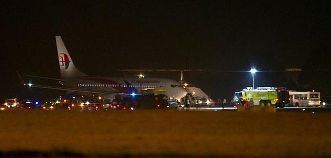 Un avión de Malaysia Airlines hace un aterrizaje de emergencia en Australia