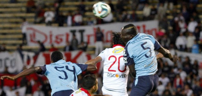 El fútbol vuelve a Quito tras levantarse restricción para eventos públicos
