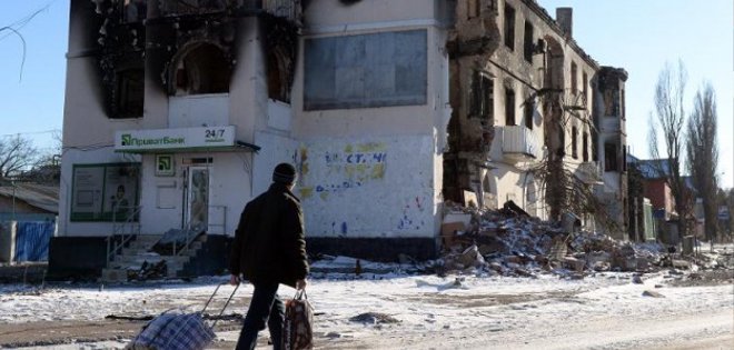 Putin, Poroshenko, Hollande y Merkel denuncian &quot;rupturas del alto el fuego&quot; en Ucrania