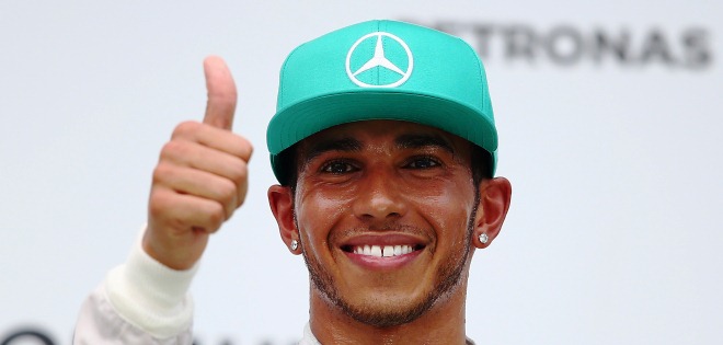Hamilton amplía su contrato con Mercedes hasta 2018