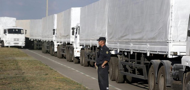 Kiev califica de &quot;invasión&quot; la entrada del convoy ruso al este de Ucrania