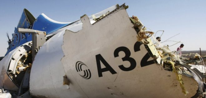 Análisis de cajas negras del avión que cayó en Egipto sustenta tesis de atentado