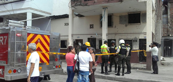 Adulta mayor fallece tras colapsar pared de vivienda en Guayaquil