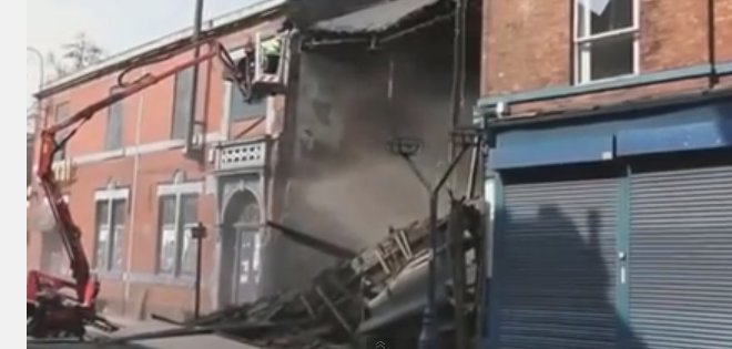 VIDEO: Por quitar un ladrillo toda la casa se le derrumbó