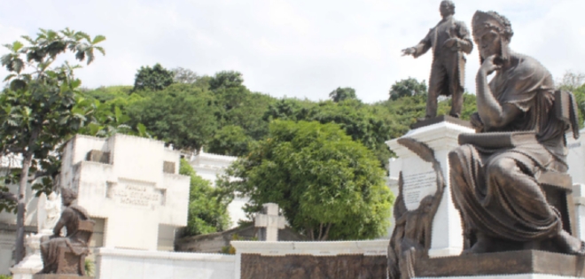 El encanto y el arte del cementerio patrimonial de Guayaquil