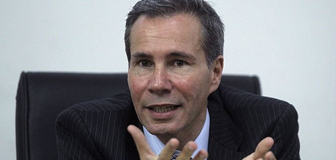 Nisman pedía la detención de Cristina Fernández en borradores previos a denuncia