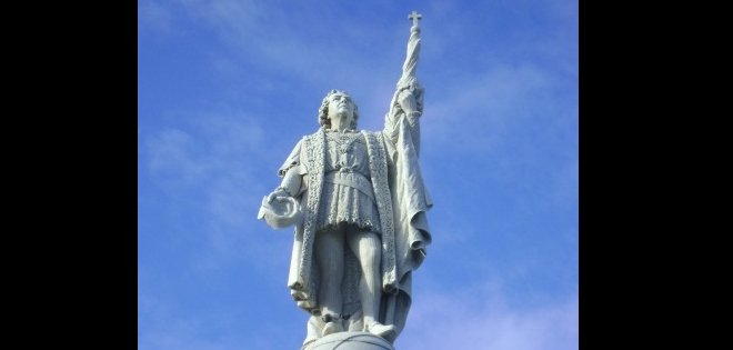 Buscan que reyes de España inauguren estatua de Cristóbal Colón