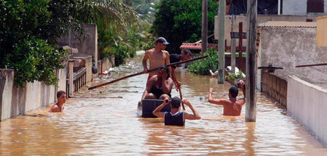 Lluvias y previsión de El Niño agravan situación de desplazados en Paraguay