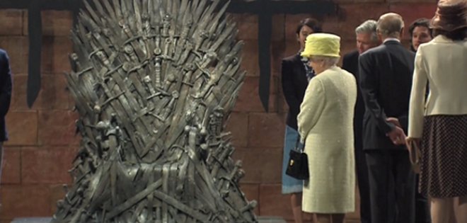 La Reina Isabel visitó el set de Game of Thrones