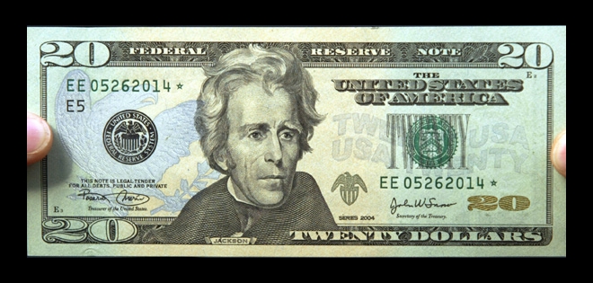 ¿Cómo identificar billetes falsos?