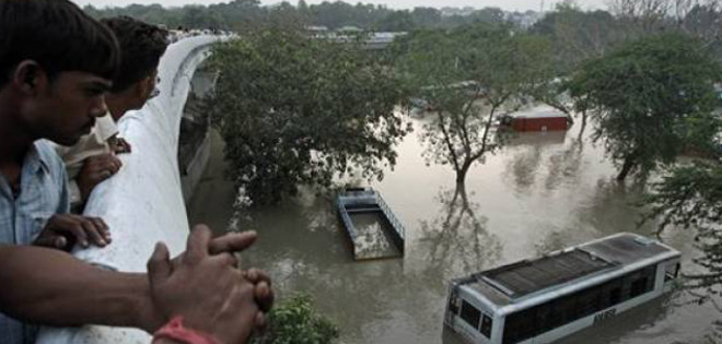 Inundaciones dejan 35 muertos y 85.000 desplazados en el este de la India
