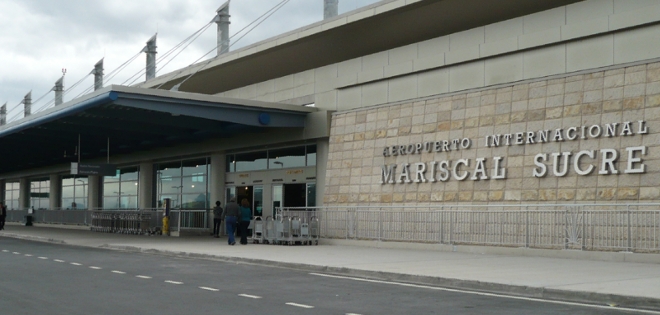 Suspenderán operaciones en aeropuerto de Quito por visita papal