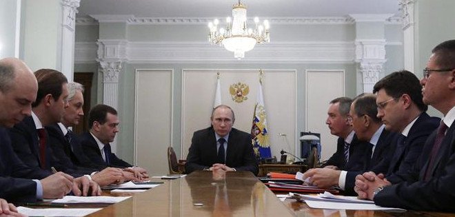 Putin advierte a Kiev sobre envío de tropas si no respeta a la minoría rusa