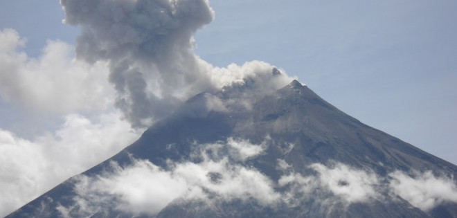 Actividad &quot;moderada a alta&quot; se mantiene en el volcán ecuatoriano Tungurahua