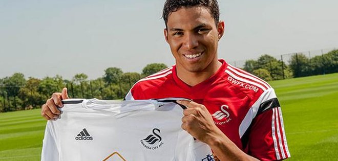 Liga Premier destaca contratación de Montero por el Swansea