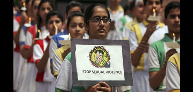 Condenan a muerte a tres hombres por violación grupal en India
